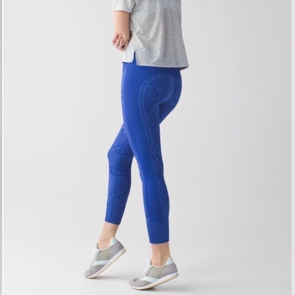 Lululemon Ebb to Street Blue Snake Print Tights Leggings Small - Picture 5 of 8
